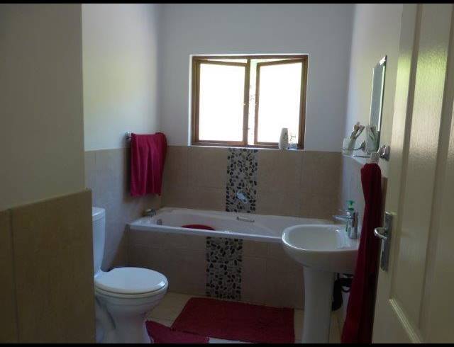 3 BEDROOM TOWNHOUSE RENTED IN NEW GERMANY